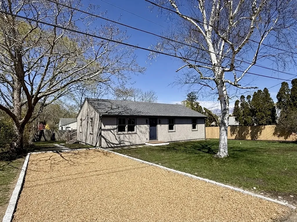 10 Winthrop Avenue Oak Bluffs MA 02557
