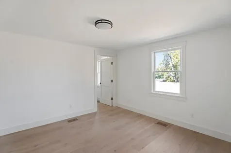 10 Winthrop Avenue Oak Bluffs MA 02557