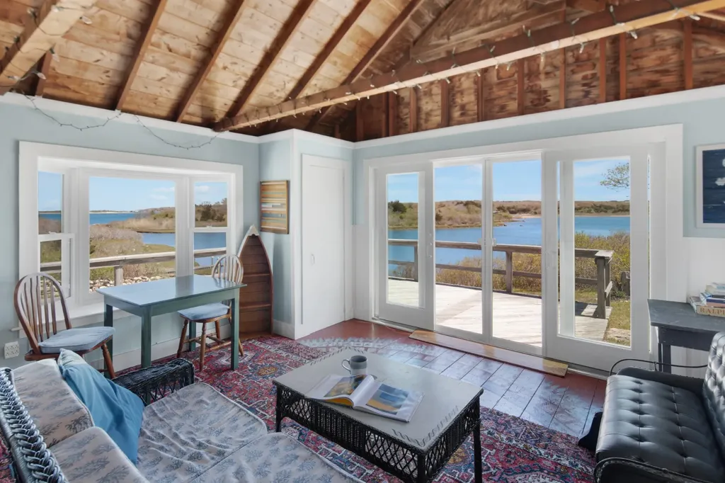 17 Chockers Lane Chilmark MA 02535