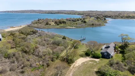 17 Chockers Lane Chilmark MA 02535
