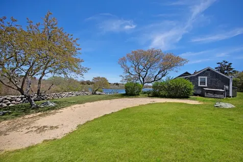17 Chockers Lane Chilmark MA 02535