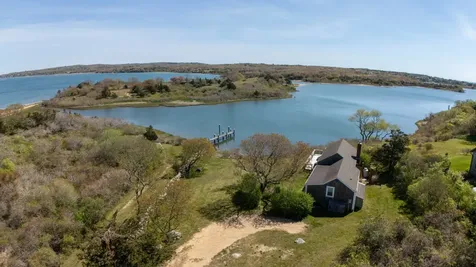 17 Chockers Lane Chilmark MA 02535