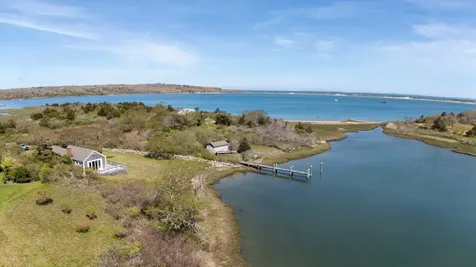 17 Chockers Lane Chilmark MA 02535