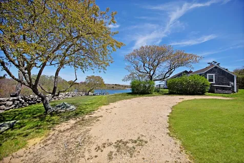 17 Chockers Lane Chilmark MA 02535