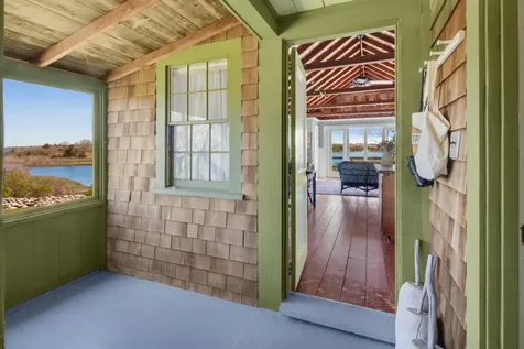 17 Chockers Lane Chilmark MA 02535