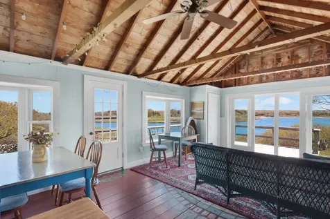 17 Chockers Lane Chilmark MA 02535