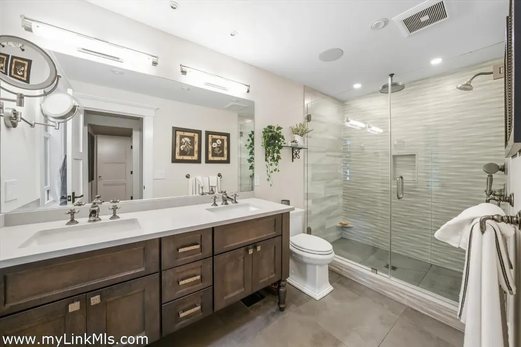 27 Clambelly Road Chilmark MA 02535