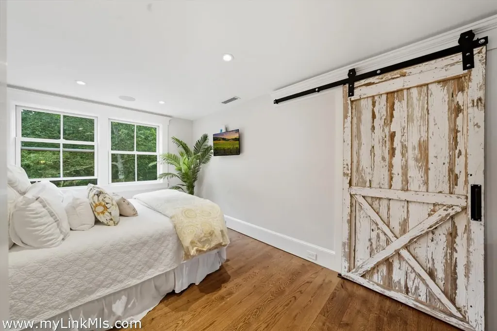 27 Clambelly Road Chilmark MA 02535