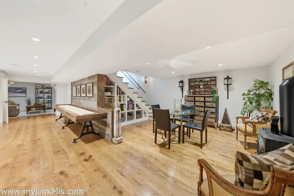 27 Clambelly Road Chilmark MA 02535