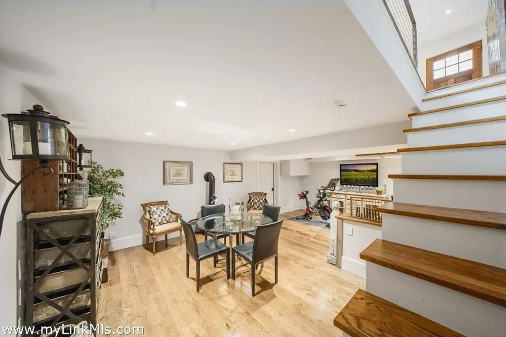 27 Clambelly Road Chilmark MA 02535