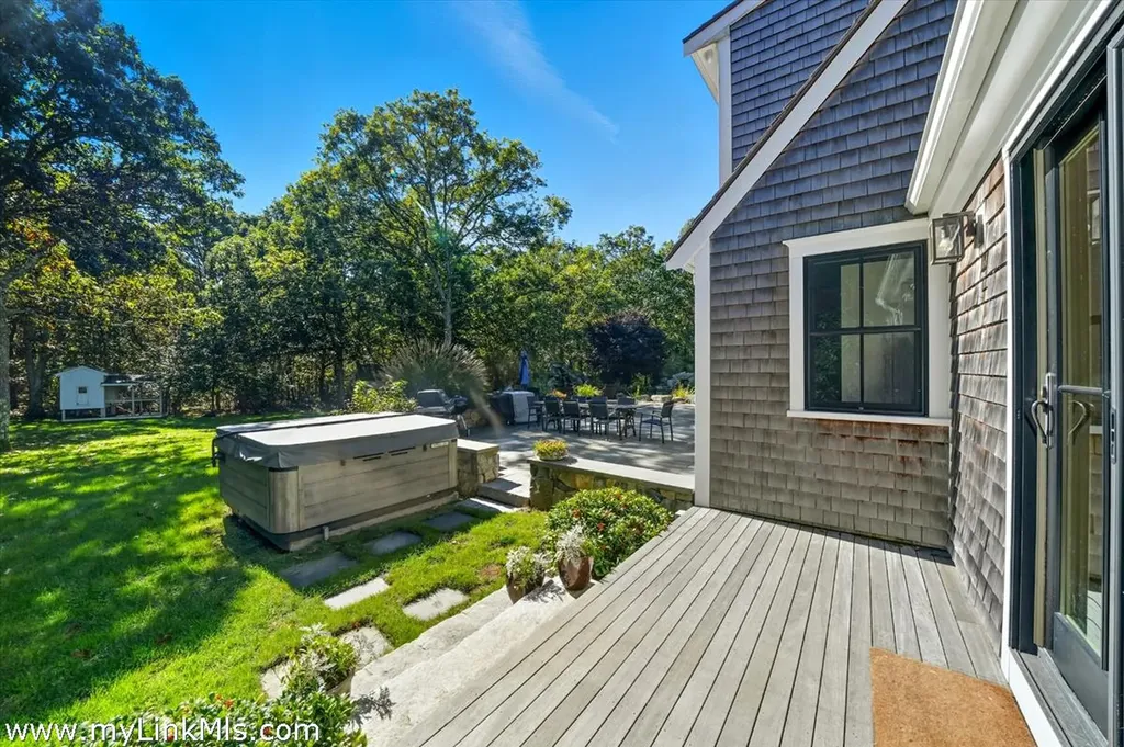 27 Clambelly Road Chilmark MA 02535