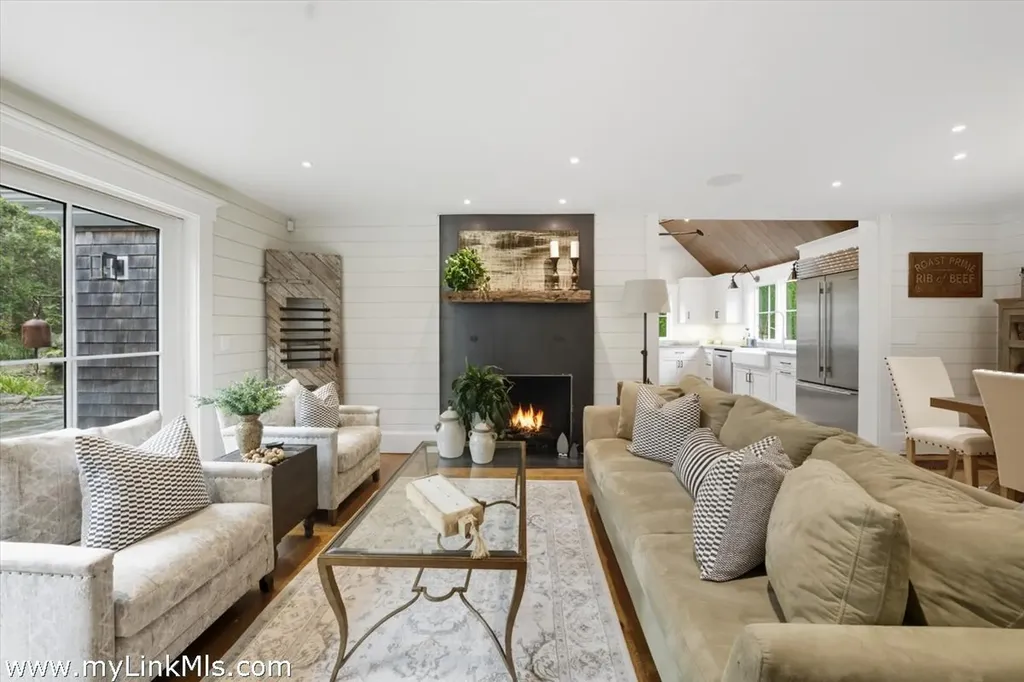 27 Clambelly Road Chilmark MA 02535