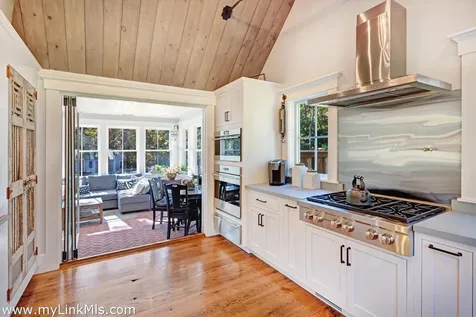 27 Clambelly Road Chilmark MA 02535