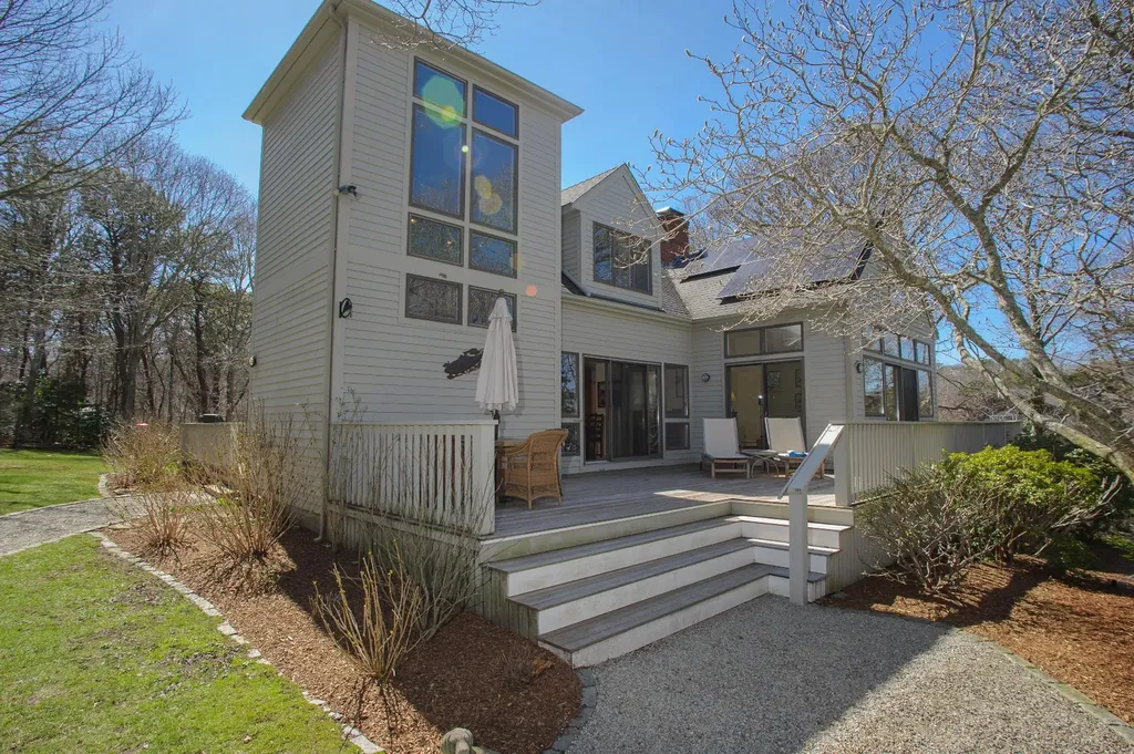 237 Lagoon Pond Road Vineyard Haven MA 02568