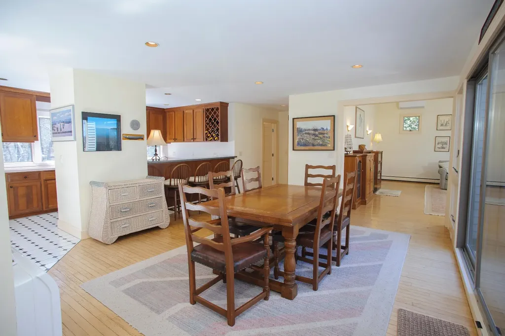 237 Lagoon Pond Road Vineyard Haven MA 02568