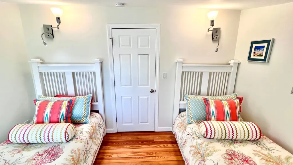 34 Windemere Road Oak Bluffs MA 02557