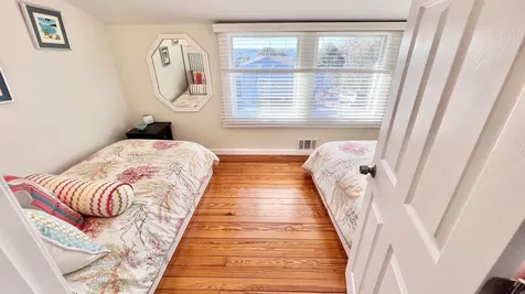 34 Windemere Road Oak Bluffs MA 02557