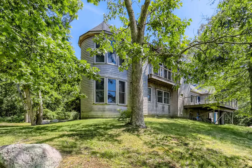 14 Ephriam Allen Road West Tisbury MA 02575