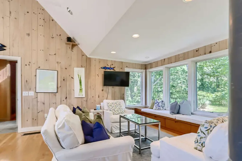 14 Ephriam Allen Road West Tisbury MA 02575