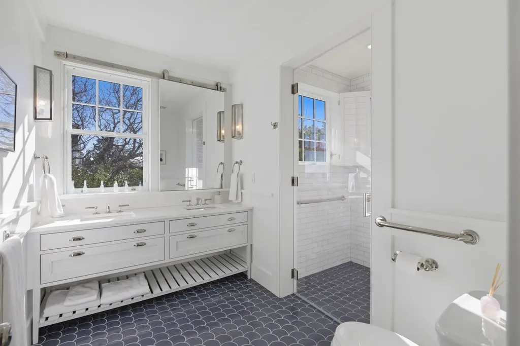 150 East Chop Drive Oak Bluffs MA 02575