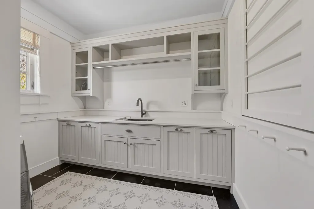 150 East Chop Drive Oak Bluffs MA 02575