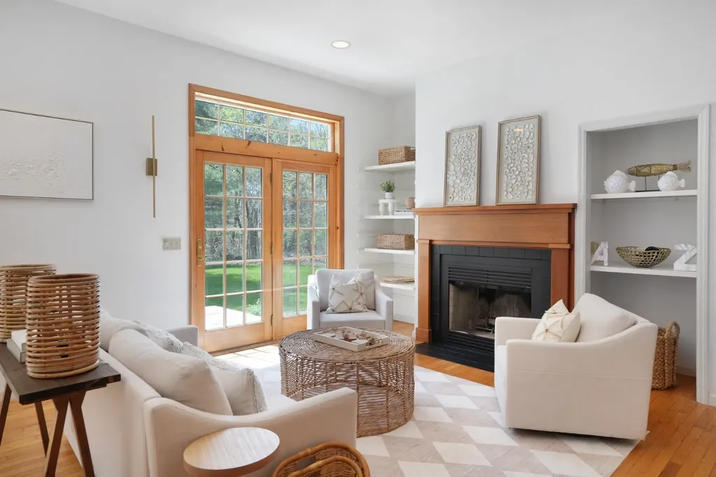 2 Cosmos Way Edgartown MA 02539