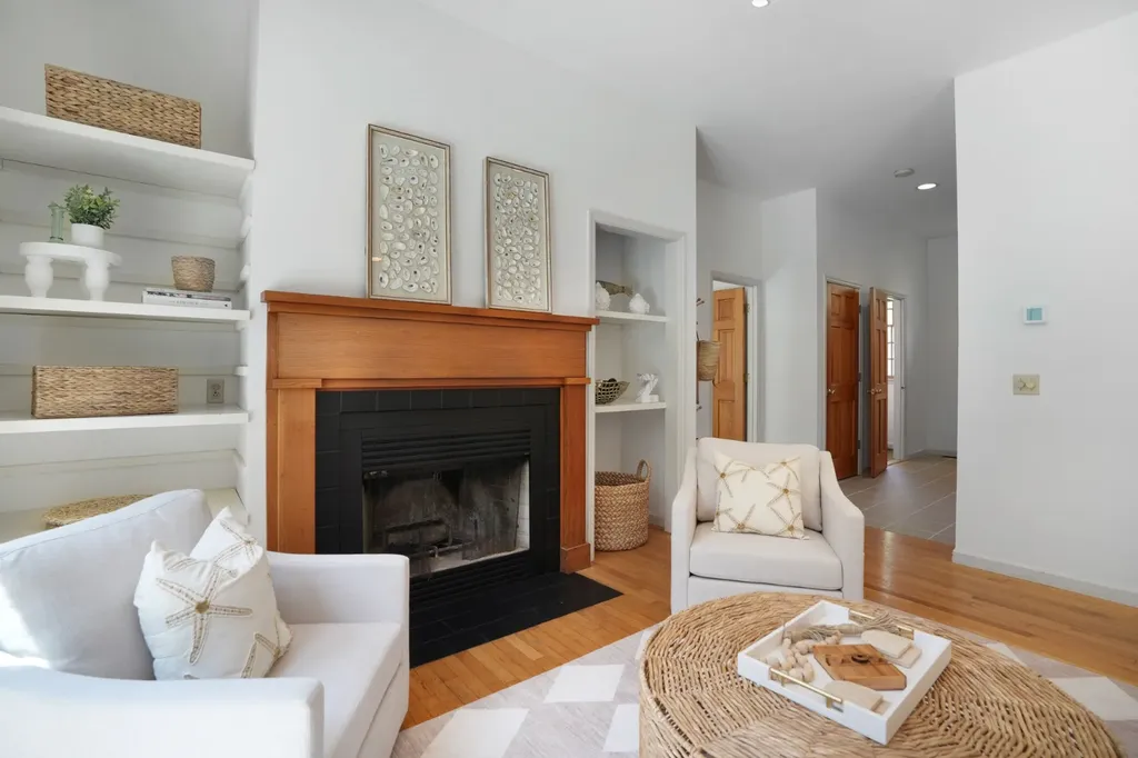 2 Cosmos Way Edgartown MA 02539