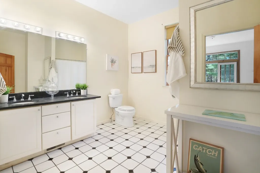 2 Cosmos Way Edgartown MA 02539