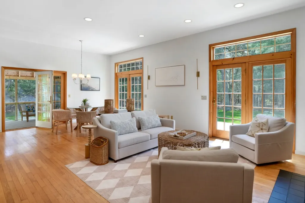 2 Cosmos Way Edgartown MA 02539