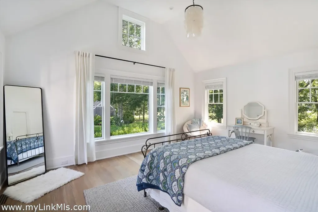 8 Paddock Road Oak Bluffs MA 02557