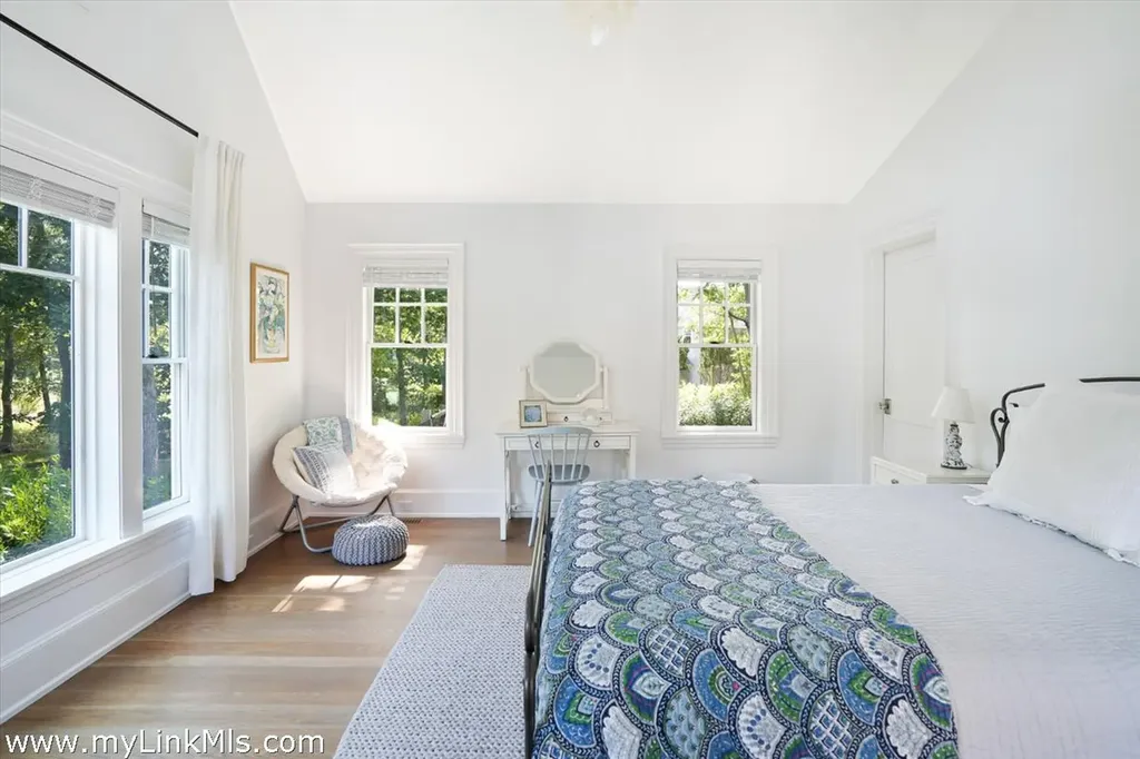 8 Paddock Road Oak Bluffs MA 02557