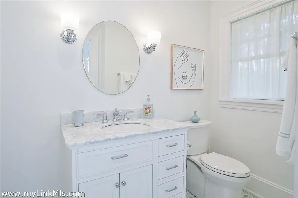 8 Paddock Road Oak Bluffs MA 02557