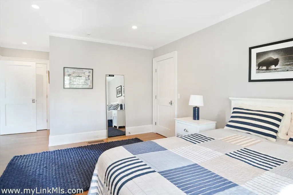 8 Paddock Road Oak Bluffs MA 02557