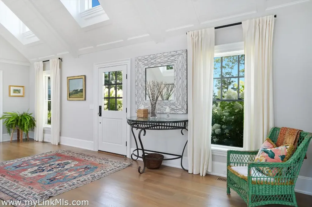 8 Paddock Road Oak Bluffs MA 02557