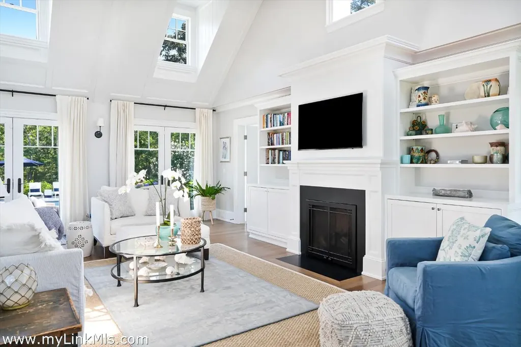 8 Paddock Road Oak Bluffs MA 02557