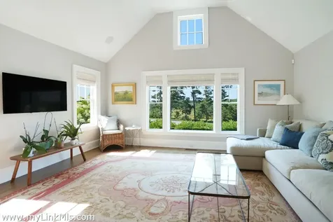8 Paddock Road Oak Bluffs MA 02557