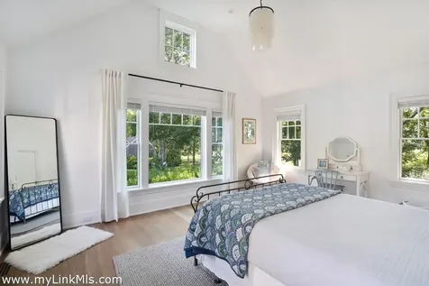 8 Paddock Road Oak Bluffs MA 02557