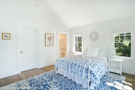 8 Paddock Road Oak Bluffs MA 02557