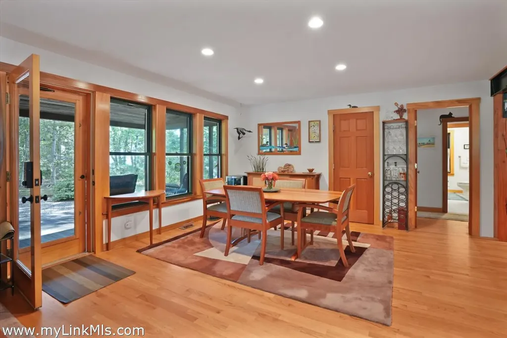 159 Lake Street Vineyard Haven MA 02568