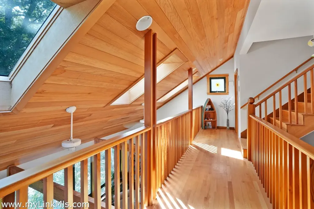 159 Lake Street Vineyard Haven MA 02568