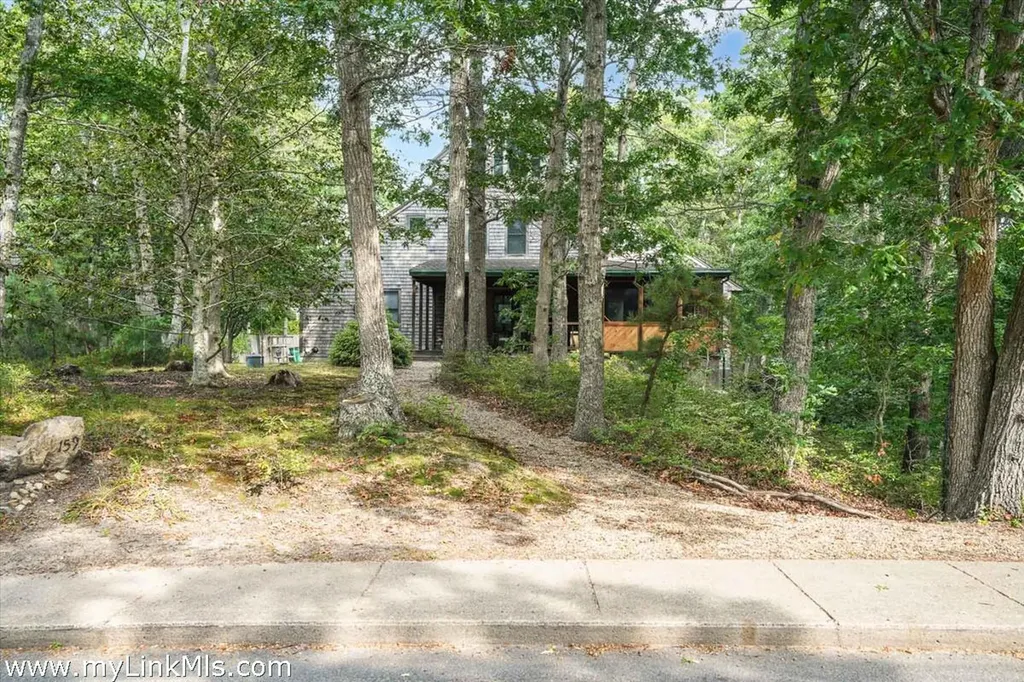 159 Lake Street Vineyard Haven MA 02568