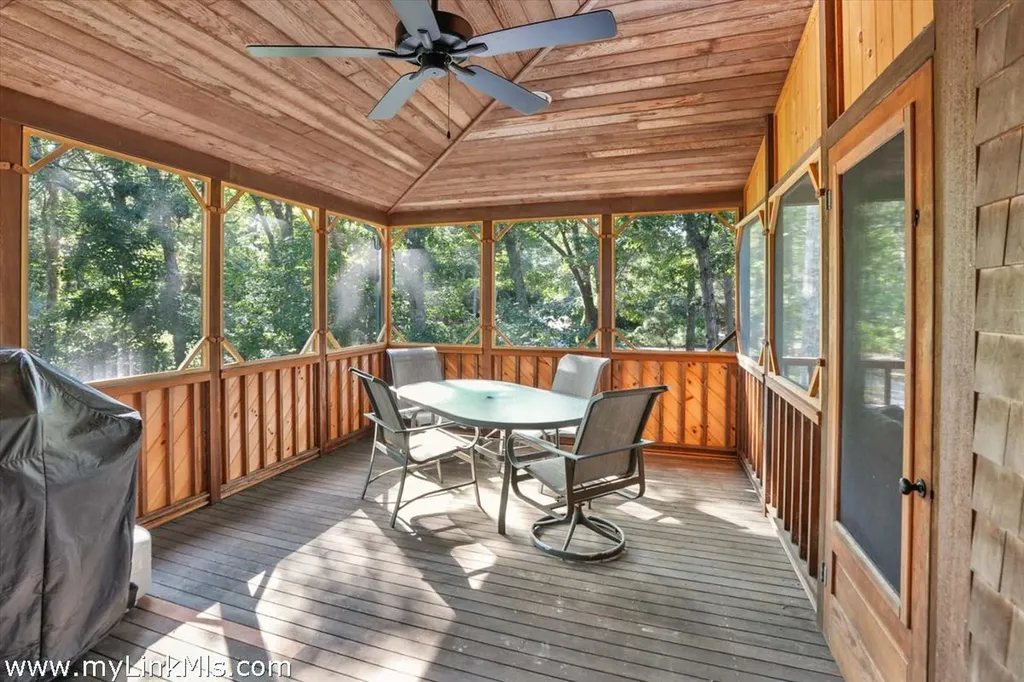 159 Lake Street Vineyard Haven MA 02568