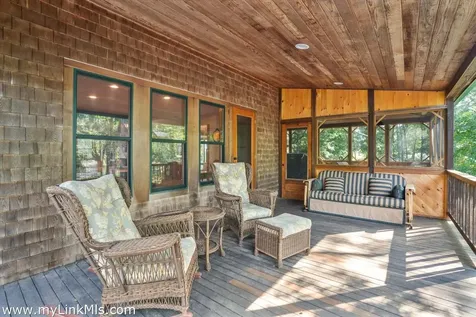 159 Lake Street Vineyard Haven MA 02568