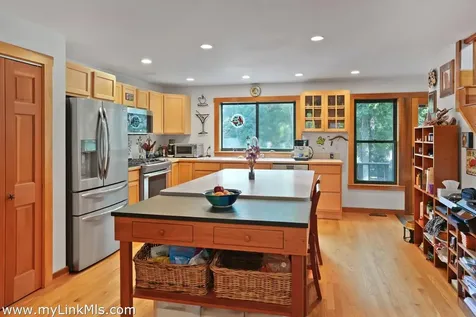 159 Lake Street Vineyard Haven MA 02568