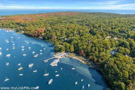 159 Lake Street Vineyard Haven MA 02568