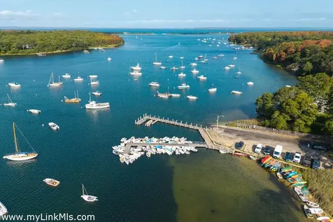 159 Lake Street Vineyard Haven MA 02568