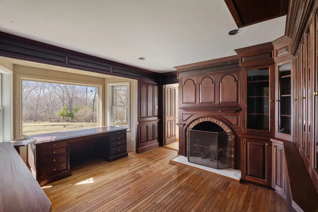 24 Beetle Swamp Road Edgartown MA 02539