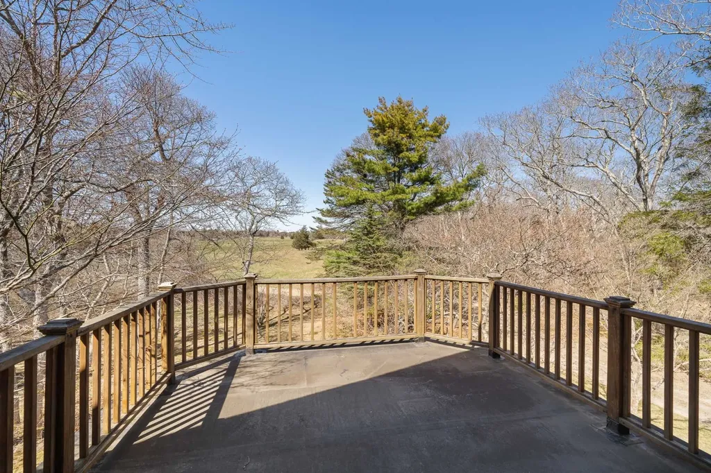 24 Beetle Swamp Road Edgartown MA 02539