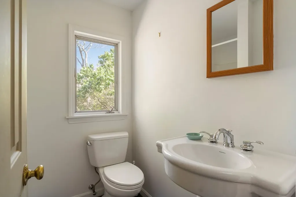 24 Beetle Swamp Road Edgartown MA 02539