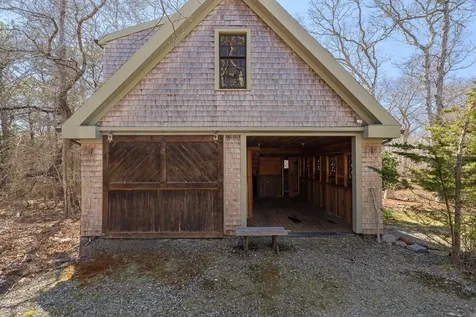 24 Beetle Swamp Road Edgartown MA 02539